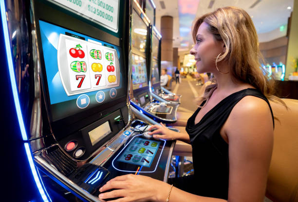 Plushie Frenzy themed slot and live-dealer interface on magnum togel